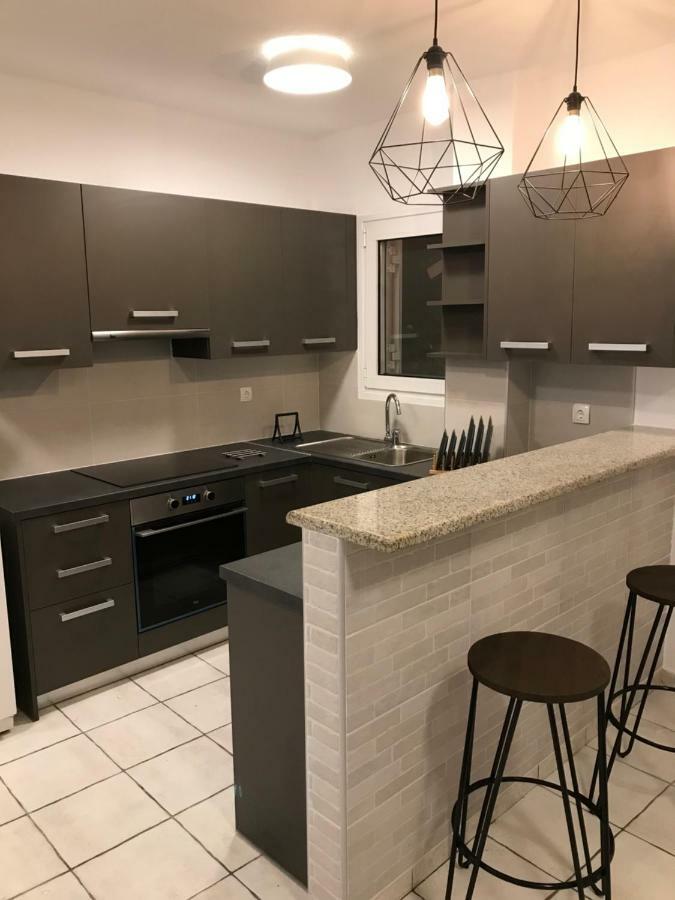 Modern City Center Apartment Preveza Marina Buitenkant foto