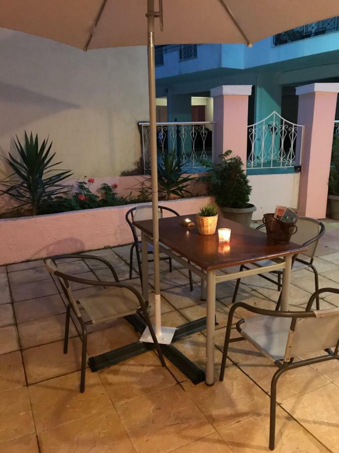 Modern City Center Apartment Preveza Marina Buitenkant foto